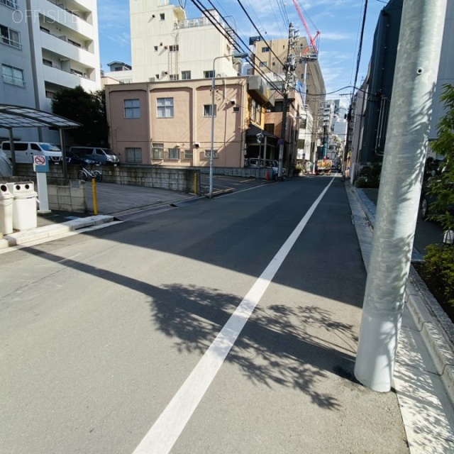 Yハヤシビル ビル前面道路