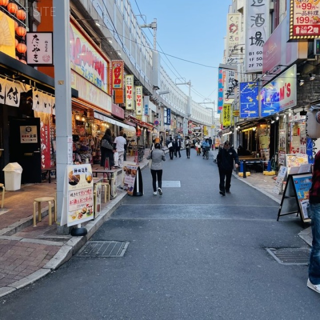 白川ビル ビル前面道路