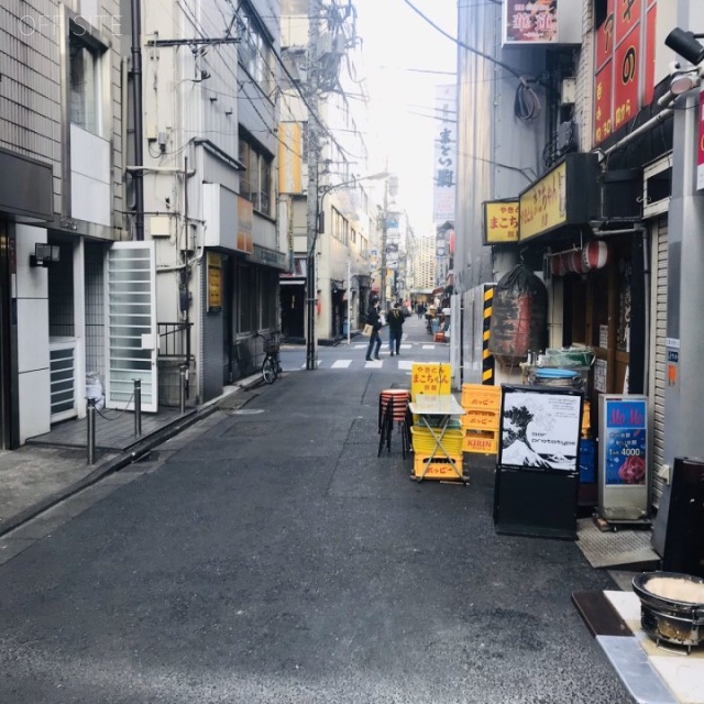 ル・グラシエルBLDG.34 ビル前面道路