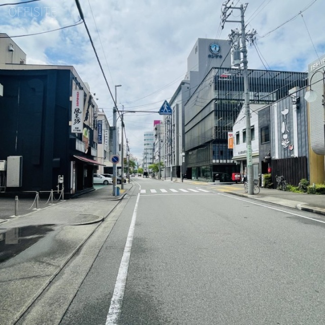 服部ビル 前面道路