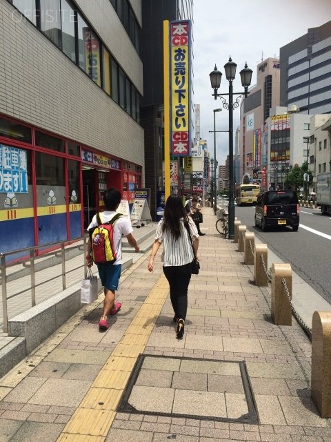 日本生命八王子ビル ビル前面道路