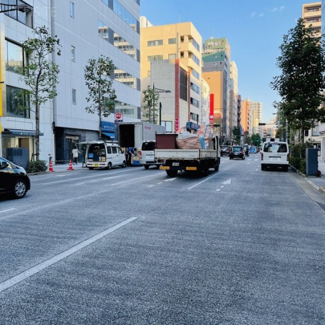 林ビル ビル前面道路