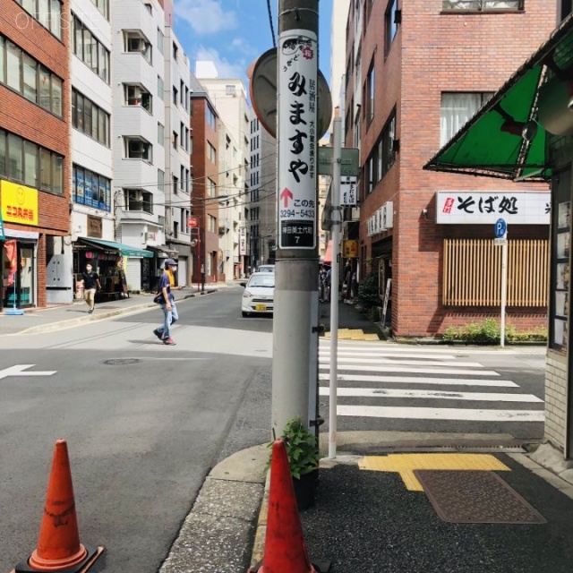 石川ビル ビル前面道路