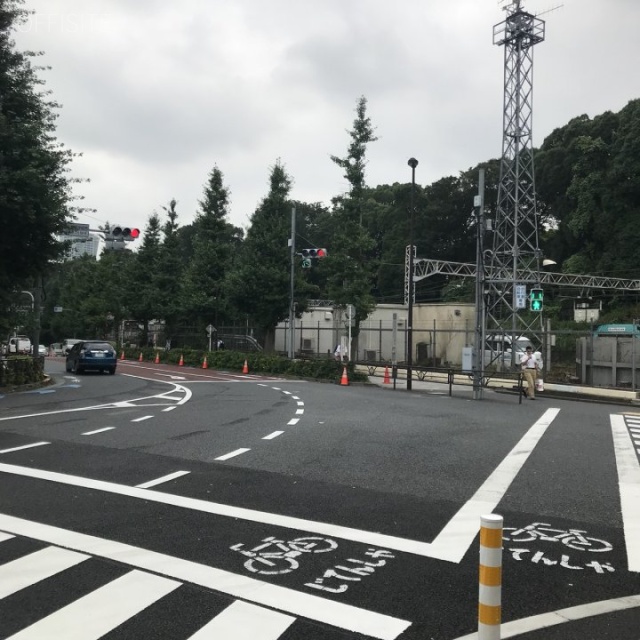 MJ原宿ビル ビル前面道路