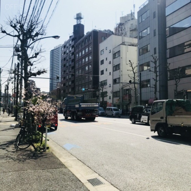 エム・エム・エスビル ビル前面道路