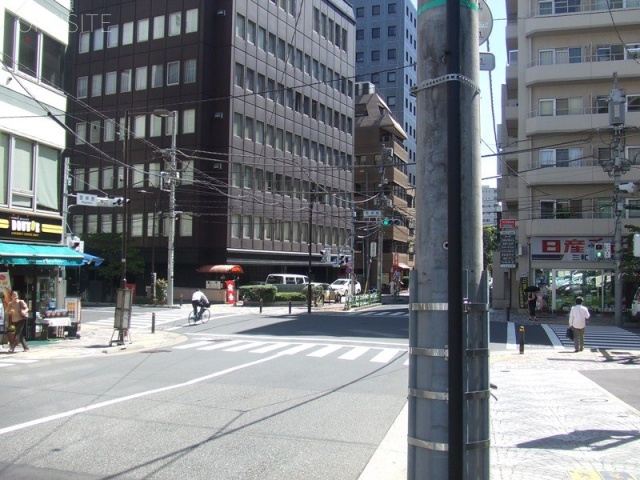 進藤ビル ビル前面道路