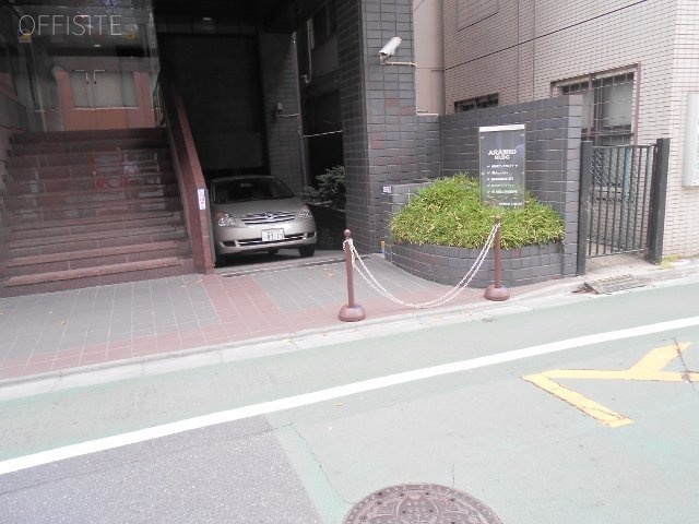 アラミドビル 画像