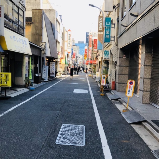 GSビルディング1 ビル前面道路