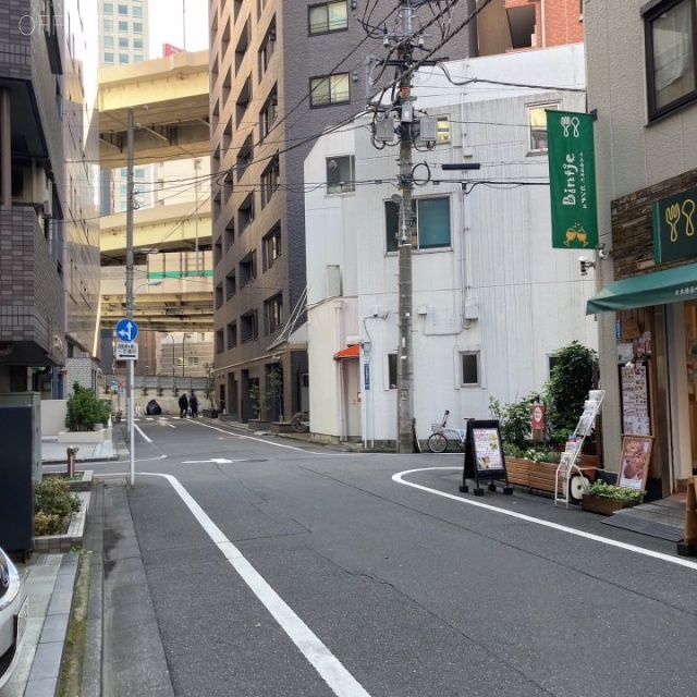 BRICK GATE日本橋 前面道路