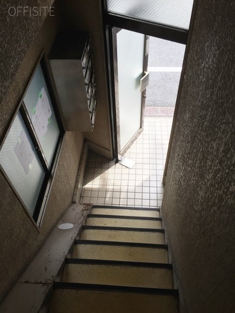 協栄兜町ビル エントランス