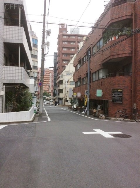 プラザ新宿御苑ビル ビル周辺道路
