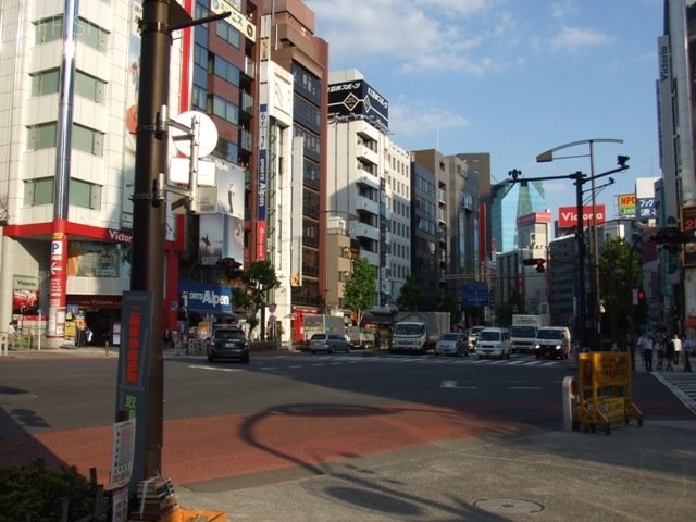 倉田ビル ビル前面道路