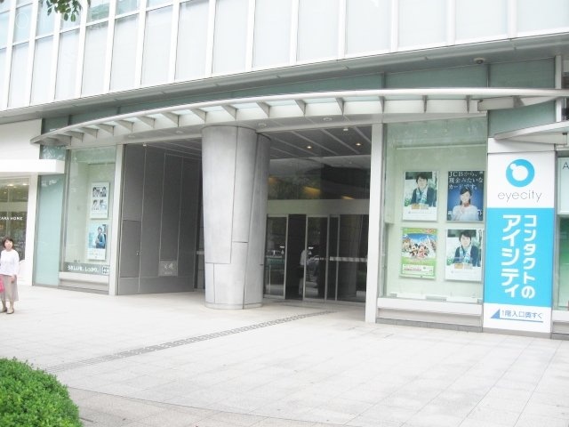 青山ライズスクエア エントランス