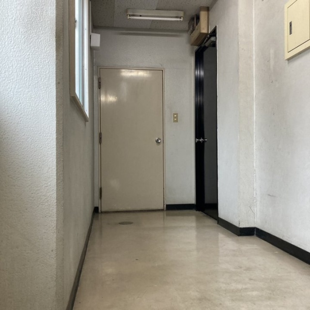 金子ビル エントランス