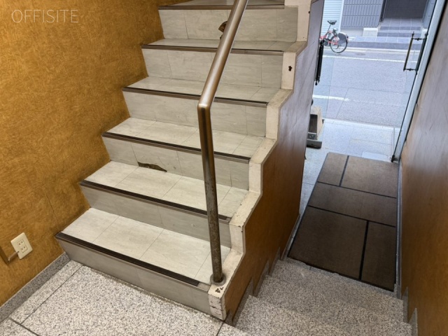 マルセイビル　階段