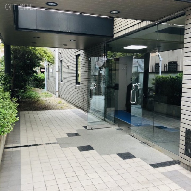 渡辺ビル エントランス