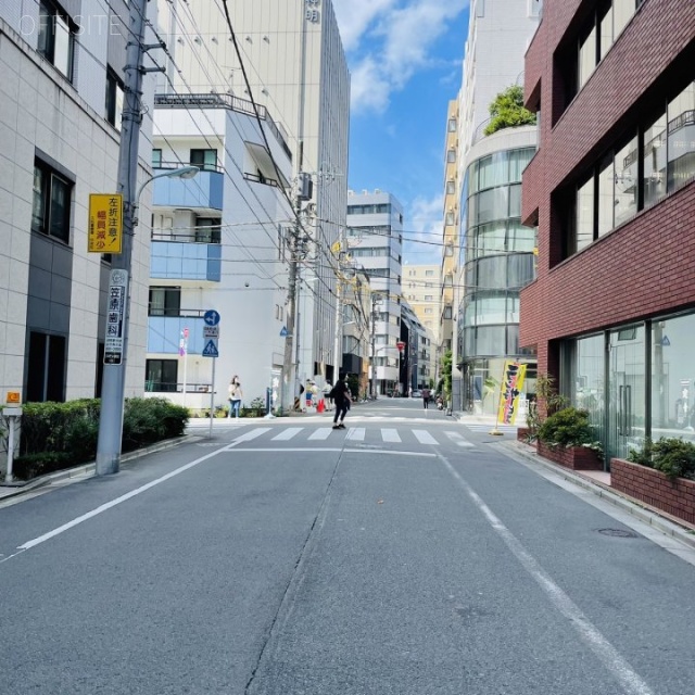 松和人形町ビル 前面道路