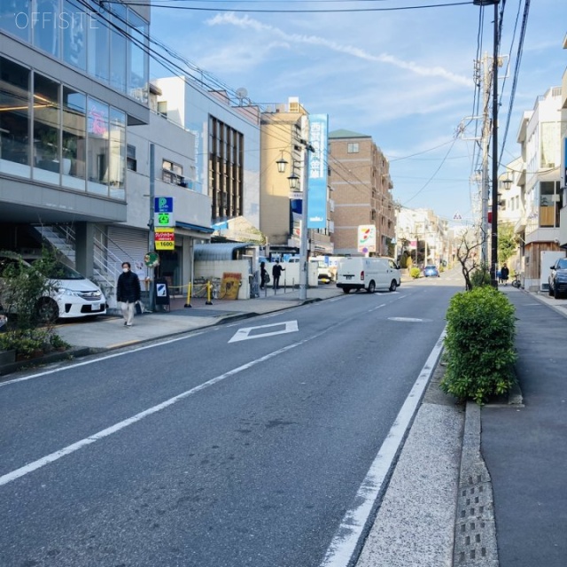 中島ビル ビル前面道路