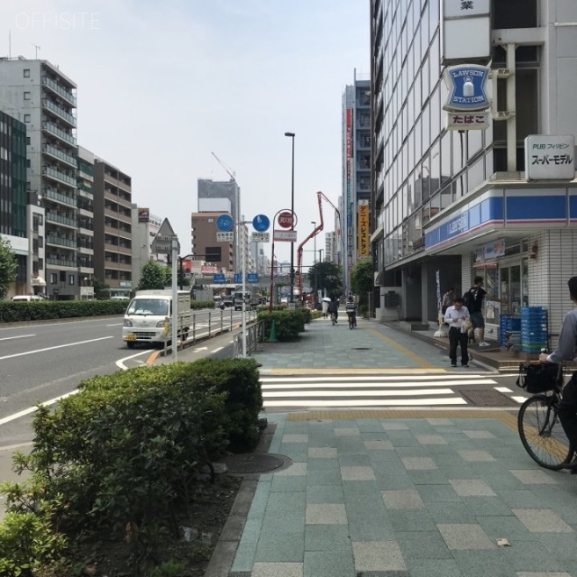 YSビル ビル前面道路