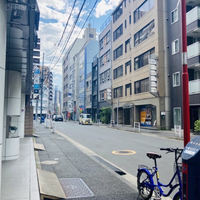 aLART日本橋小伝馬町 ビル前面道路