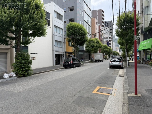 カトウビル 前面道路