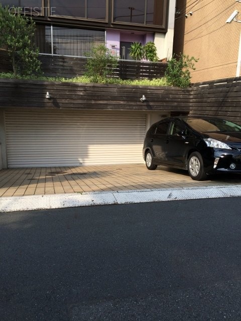 UTSビル西原 駐車場