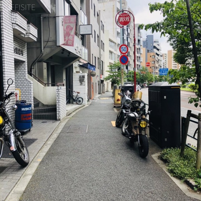 MA南麻布ビル ビル前面道路