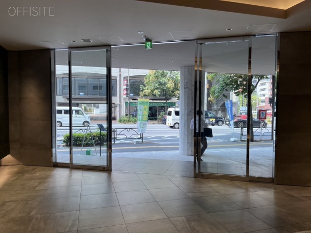 グランファースト新宿御苑　エントランス