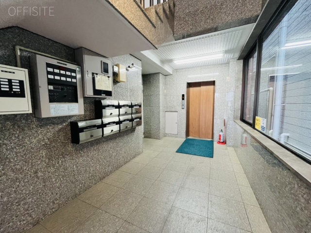 川越伊東ビル エントランス