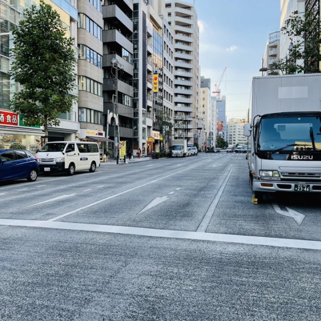 NBアネックスビル ビル前面道路