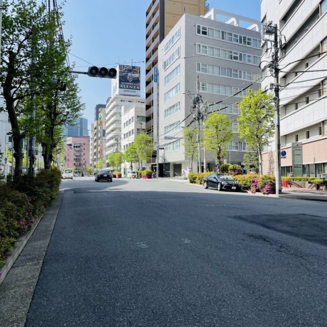 日本橋小網町ビル ビル前面道路