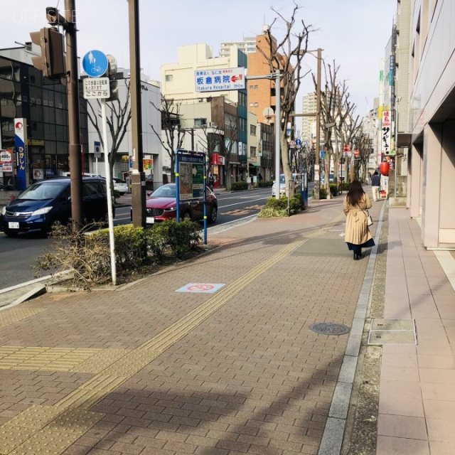 あいおいニッセイ同和損保船橋ビル ビル前面道路