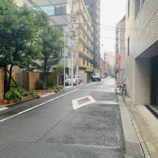 中央山田ビル ビル前面道路