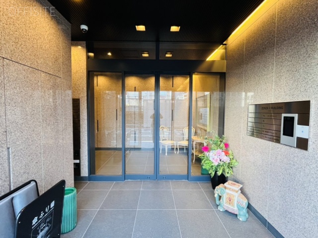 ゼンザビル　エントランス