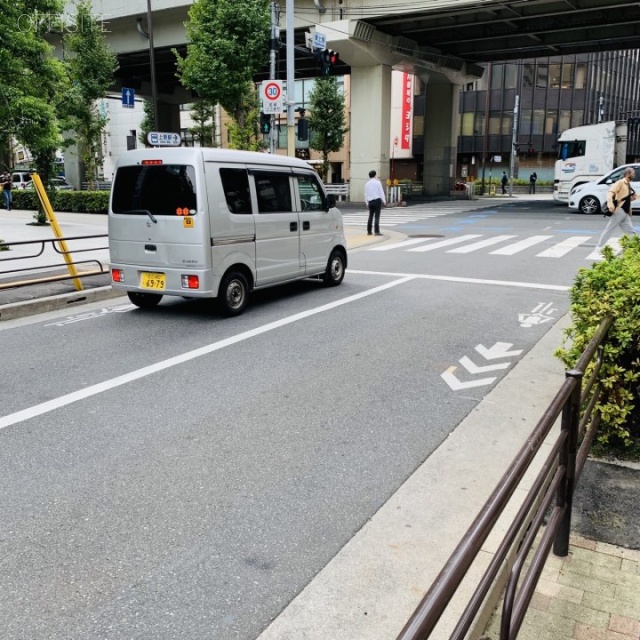 浅野ビル(旧館) ビル前面道路