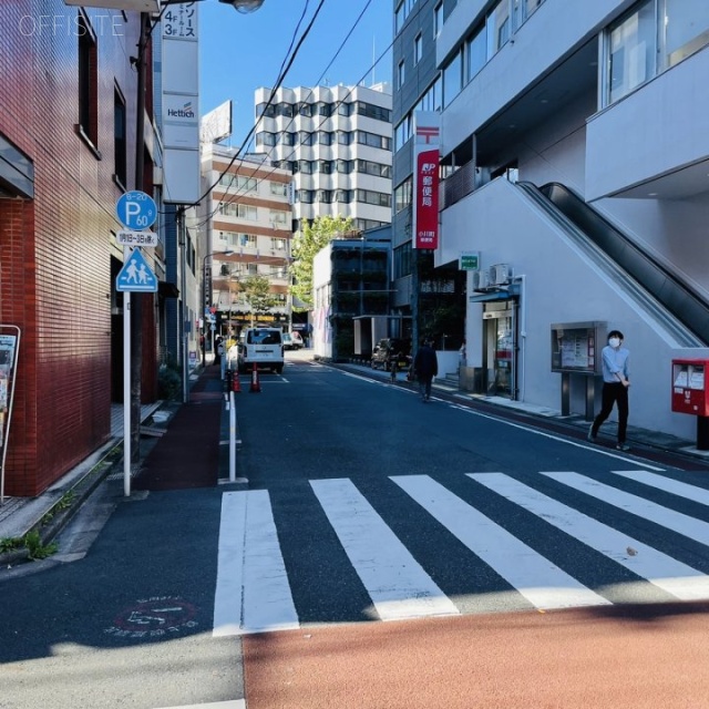 駿河台ヤギビル ビル前面道路