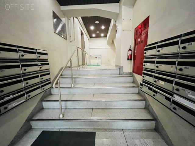 ニュー番衆ビル エントランス