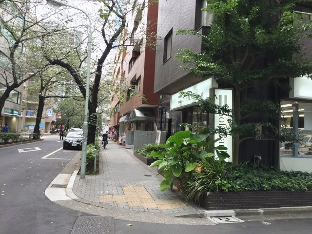 ドルミ五反田アンメゾンビル ビル前面道路