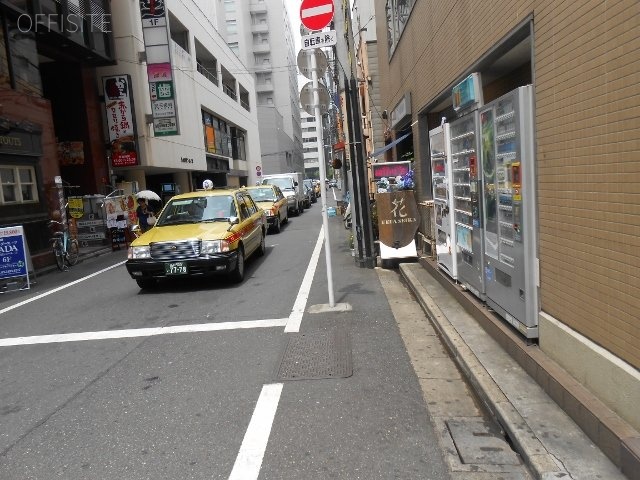 市原ビル ビル前面道路