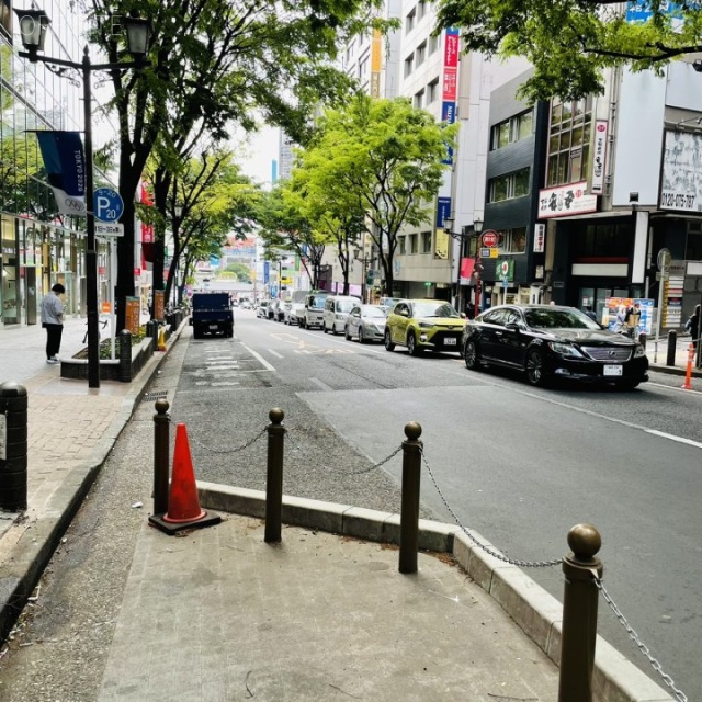 渋谷第106ビル ビル前面道路