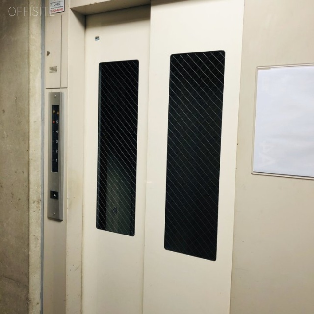 アークポイントビル エレベーター