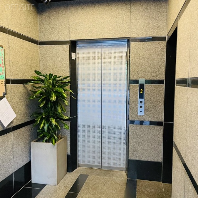 宮倉ビル エレベーター