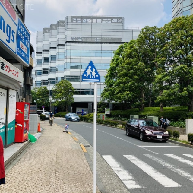 第三小林ビル ビル前面道路