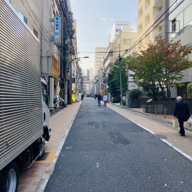 オスカカテリーナ ビル前面道路