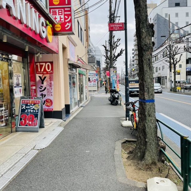 タチビル中野 ビル前面道路