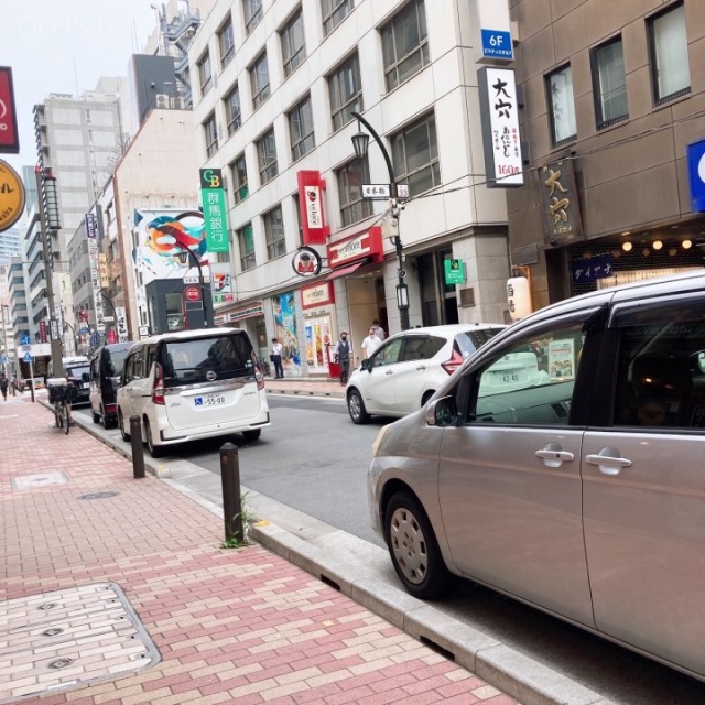 井門八重洲ビル ビル前面道路