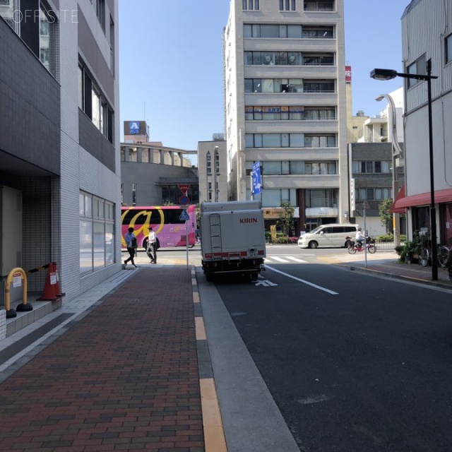 ザ・パークハウス上野浅草通り ビル前面道路