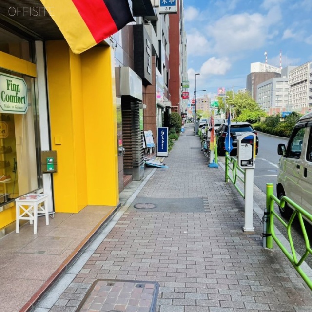 平田ビル ビル前面道路