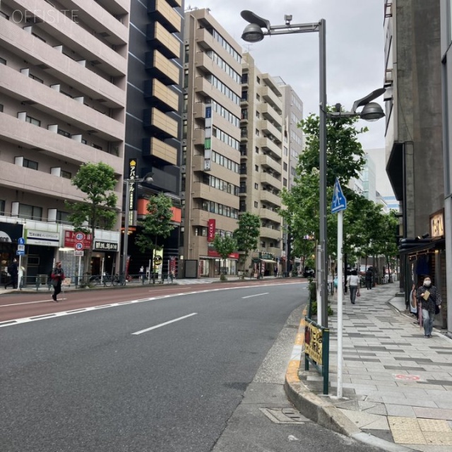 AOIHOUSE SHINJUKUビル ビル前面道路