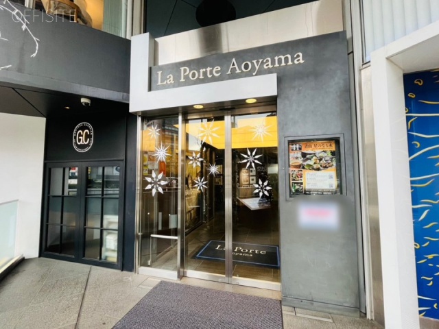 ラ・ポルト青山 エントランス